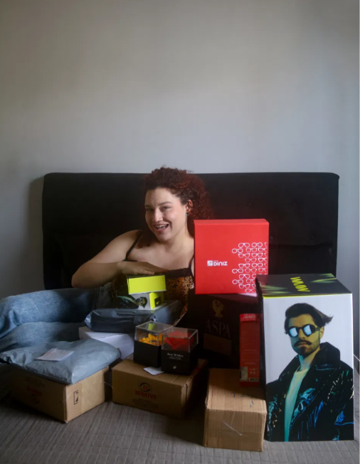 Jessica Ferreira como UGC Creator, recebendo produtos e vivendo do conteúdo